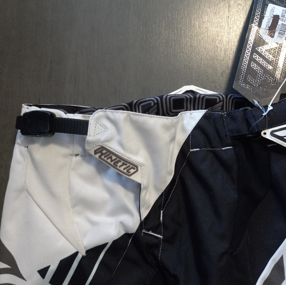 Fly Racing Kinetic Vector Race Pants Black/White/Gray Adult Size 28 Nwt - Picture 5 of 14
